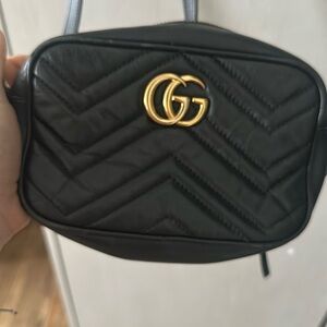 Gucci crossbody. Gently worn and adored. Dust bag